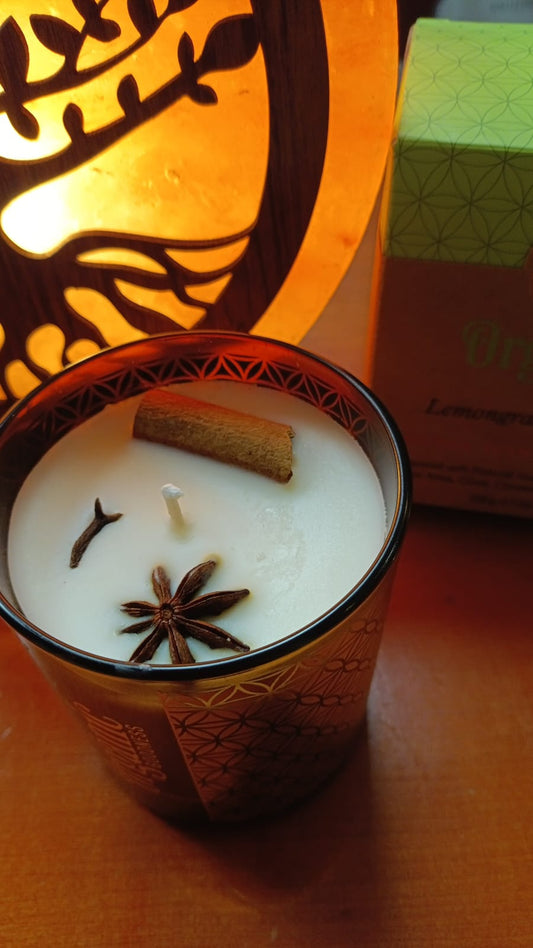 Candela Organic Goodness in cera di soia e frammenti di Lemongrass & Spezie gr 200