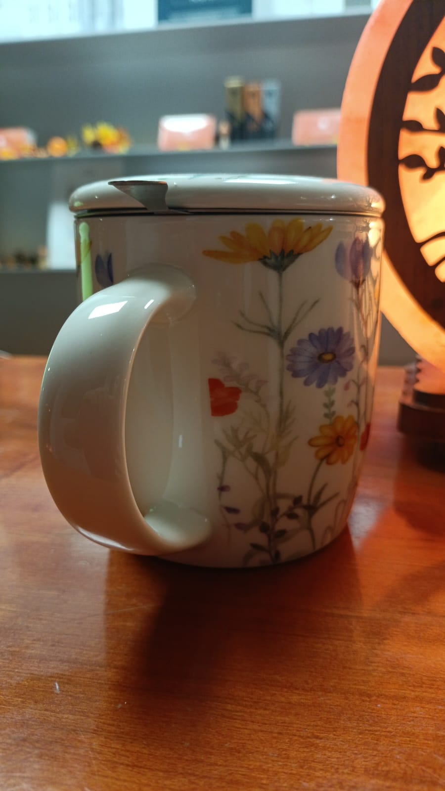 Tazza Mug in ceramica con Infusore e Coperchio fiori ML 380